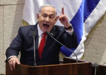 بعد وابل من الصواريخ الإيرانية.. إسرائيل تهدد مجددًا باغتيال خامنئي