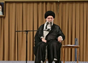 نيويورك تايمز: خامنئي في مخبأ سري والاتصال به برسائل مكتوبة