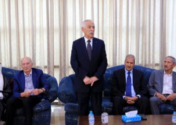 مندوبا عن الملك وولي العهد… العيسوي يعزي عشيرتي الحباشنة والحنيطي