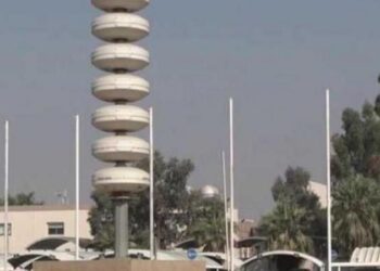 إطلاق صافرات الإنذار تحذيرا من أجسام طائرة في سماء المملكة