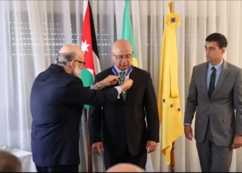 الرئيس البرازيلي يكرّم الدكتور معن النسور بوسام ريو برانكو