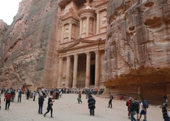 مختصون: القطاع السياحي تأثر بشكل مباشر بالحرب الإسرائيلية على إيران