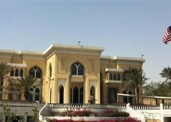 السفارة الأمريكية في قطر تدعو رعاياها للبقاء في أماكنهم