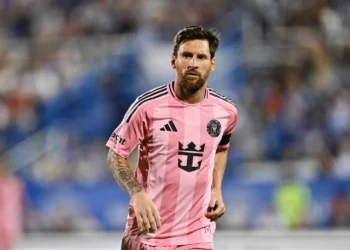 الأهلي السعودي يدخل في مفاوضات لضم ميسي