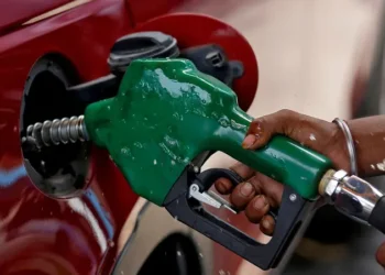 الطاقة: انخفاض أسعار الكاز والبنزين بنوعيه وارتفاع السولار عالميا