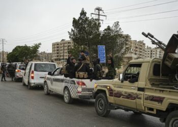 حكومة نتنياهو توعز للجيش باستهداف القوات السورية في السويداء