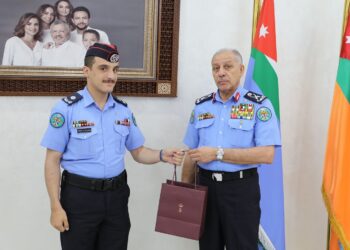 تكريم الملازم نور الدين الحباشنة بهدية ملكية تقديراً لإنجازه الدولي