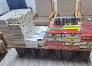 الجمارك تضبط 30 ألف عبوة جوس تدخين مقلدة