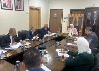 وزيرة النقل تؤكد أهمية تحديث التشريعات وتعزيز كفاءة النقل البحري