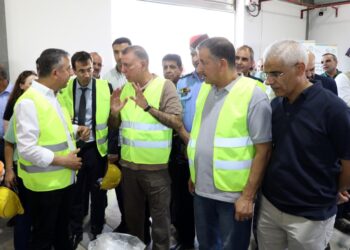 وزير الداخلية يفتتح مصنعاً لإعادة تدوير البلاستيك في دير علا