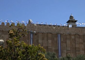 فلسطين تحذر من السيطرة الإسرائيلية على الحرم الإبراهيمي