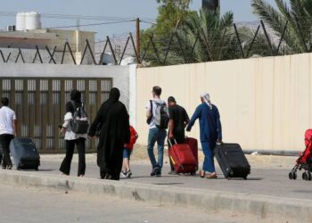 الداخلية تبين سبب الاكتظاظ في جسر الملك حسين