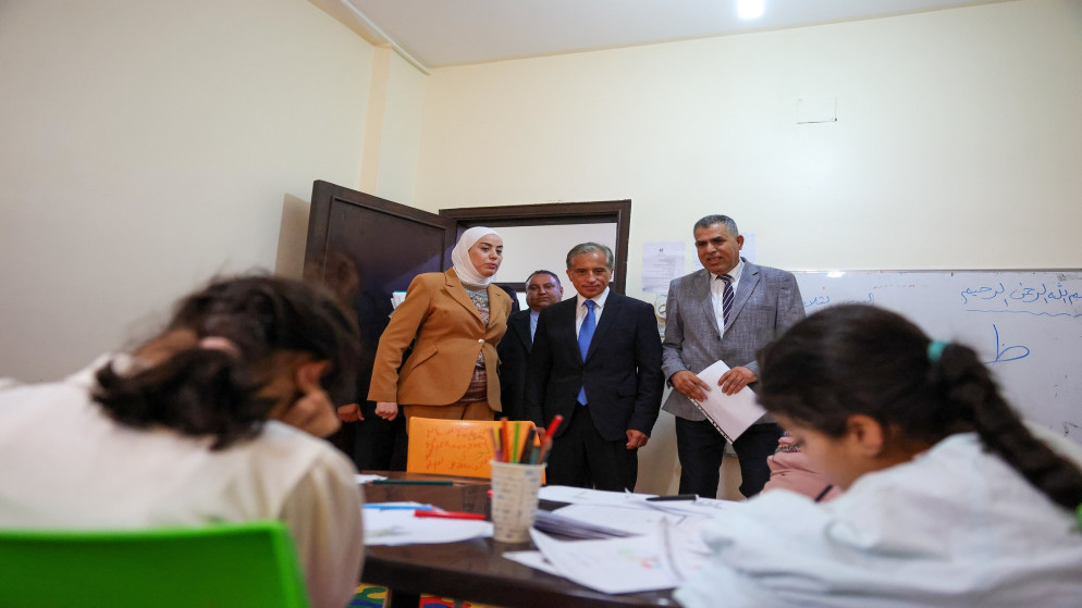 رئيس الوزراء يبدأ جولة ميدانية في المفرق