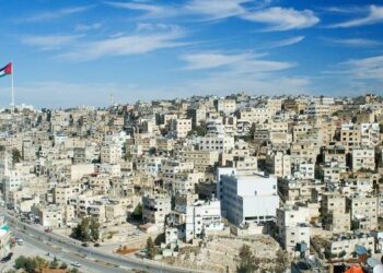 الثلاثاء: انحسار الكتلة الحارة والجافة وأجواء صيفية عادية