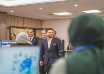 ولي العهد يفتتح مركز الصحة الرقمية الأردني في السلط