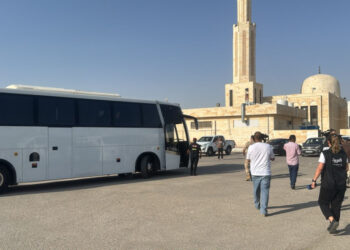 وصول الدفعة الثامنة من أطفال غزة للعلاج في الأردن