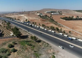 الأردن يسيّر قافلة مساعدات إلى الجنوب السوري بالتزامن مع إدخال مساعدات إلى غزة