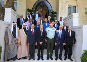 العيسوي يلتقي وفدا من وجهاء عشائر بلقاوية عمان