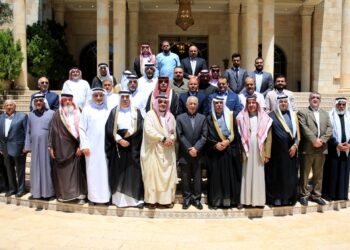 رئيس الديوان الملكي يلتقي وفدا من وجهاء ومخاتير منطقة النصر