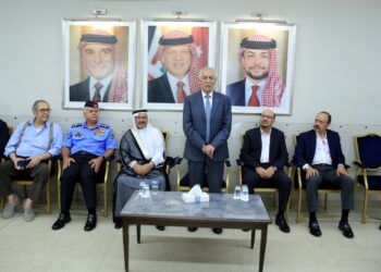 العيسوي ينقل تعازي الملك وولي العهد إلى عشيرة العلاوي