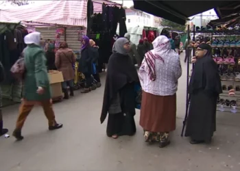 غارديان: أرقام صادمة عن كراهية الإسلام في بريطانيا