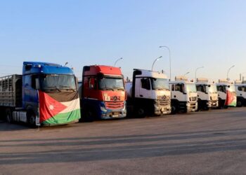 الأردن يواصل دعم غزة بإرسال قافلة جديدة مكوّنة من 50 شاحنة مساعدات غذائية