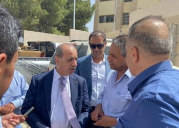 وزير الإدارة المحلية يتفقد واقع الخدمات في بلديتي الكرك ومؤاب
