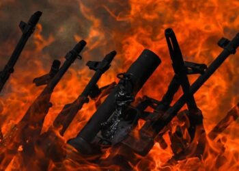 مقاتلو الكردستاني يحرقون أسلحتهم : نضالنا سيستمر بالطرق القانونية