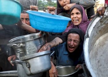 وفاة طفلة جديدة.. أعداد غير مسبوقة من المجوعين يصلون لمستشفيات قطاع غزة