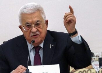 عباس داعيا الفصائل إلى تسليم أسلحتها: لا نريد دولة مسلحة