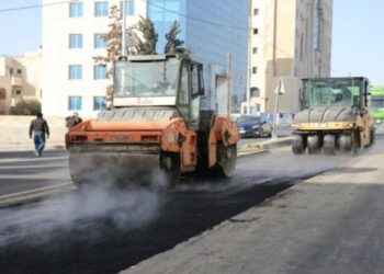 أمانة عمّان تباشر تعبيد شوارع رئيسية بمساحة نصف مليون م2
