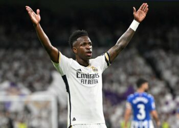 فينيسيوس يُفاجئ ريال مدريد ويُجمّد مفاوضات التجديد