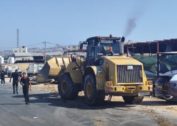تأهيل وإزالة مخالفات بشوارع في إربد وعجلون