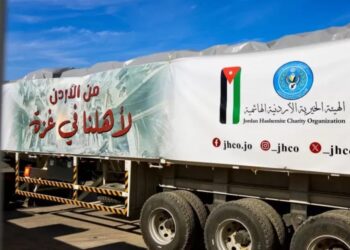 الحكومة: مستوطنون إسرائيليون يواصلون اعتراض شاحنات المساعدات الأردنية المتجهة لغزة