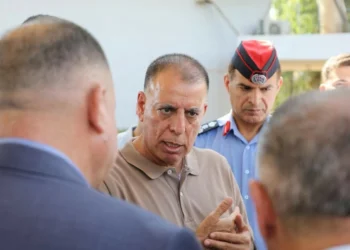 الفراية يلتقي وزير الداخلية الفلسطيني في جسر الملك حسين