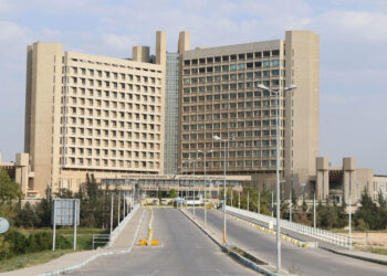 استمرت لأكثر من 7 ساعات.. إجراء عملية جراحية معقدة بمستشفى الملك المؤسس
