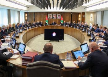 رئيس الوزراء: وقتنا جميعاً ليس مُلكاً لنا بل هو حق للأردن والأردنيين