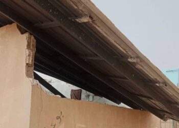 إصابة ثلاثة أشخاص بسقوط سقف منزل بالرويشد
