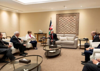 الملك يستقبل عضوي مجلسي الشيوخ والنواب الأميركي