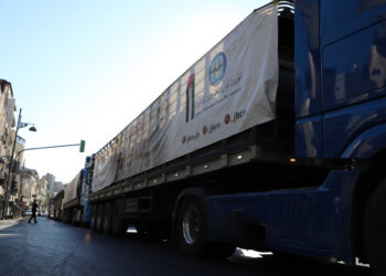 الخيرية الهاشمية: عبور قافلة مكونة من 25 شاحنة إلى قطاع غزة محملة بالمواد الغذائية