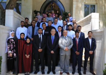 رئيس الديوان الملكي يلتقي وفدا من شبابيا من مناطق الأغوار