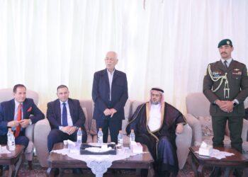 مندوبا عن الملك وولي العهد.. العيسوي يعزي عشيرتي الصرايرة والمومني