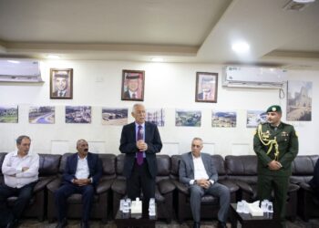 مندوبا عن الملك وولي العهد.. العيسوي يعزي بوفاة الصحفي جهاد أبو بيدر