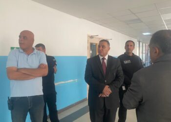 أبو قاعود يشيد بتطور مستشفى الزرقاء الحكومي ويؤكد دعم الكوادر الطبية