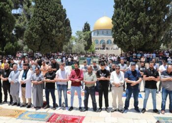 ‎40 ألفا يؤدون صلاة الجمعة في المسجد الأقصى وسط إجراءات إسرائيلية مشددة