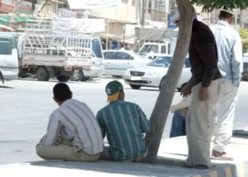 العمل: لا إعفاءات من غرامات أو رسوم التصاريح للعمالة المخالفة