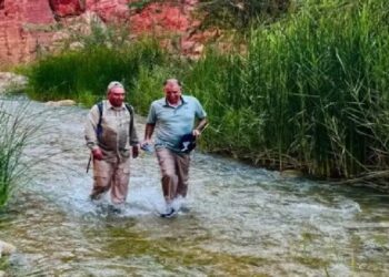 مازن الفراية وفارس بريزات في وادي الحسا