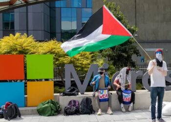 اقتحام مكتب رئيس مايكروسوفت احتجاجا على تعاون الشركة مع جيش الاحتلال
