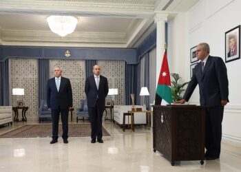 رئيس مجلس مفوضي هيئة الطيران المدني يؤدي القسم القانوني