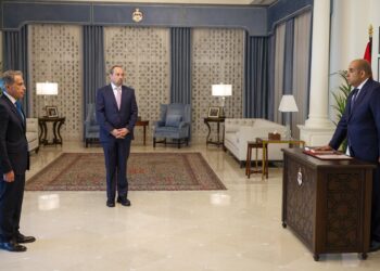 رئيس وأعضاء مجلس مفوضي هيئة الأوراق المالية يؤدون اليمين القانونية
